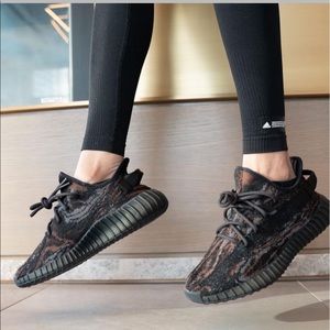NEW YEEZY BOOST V2 MX ROCK SIZE 5.5 MEN